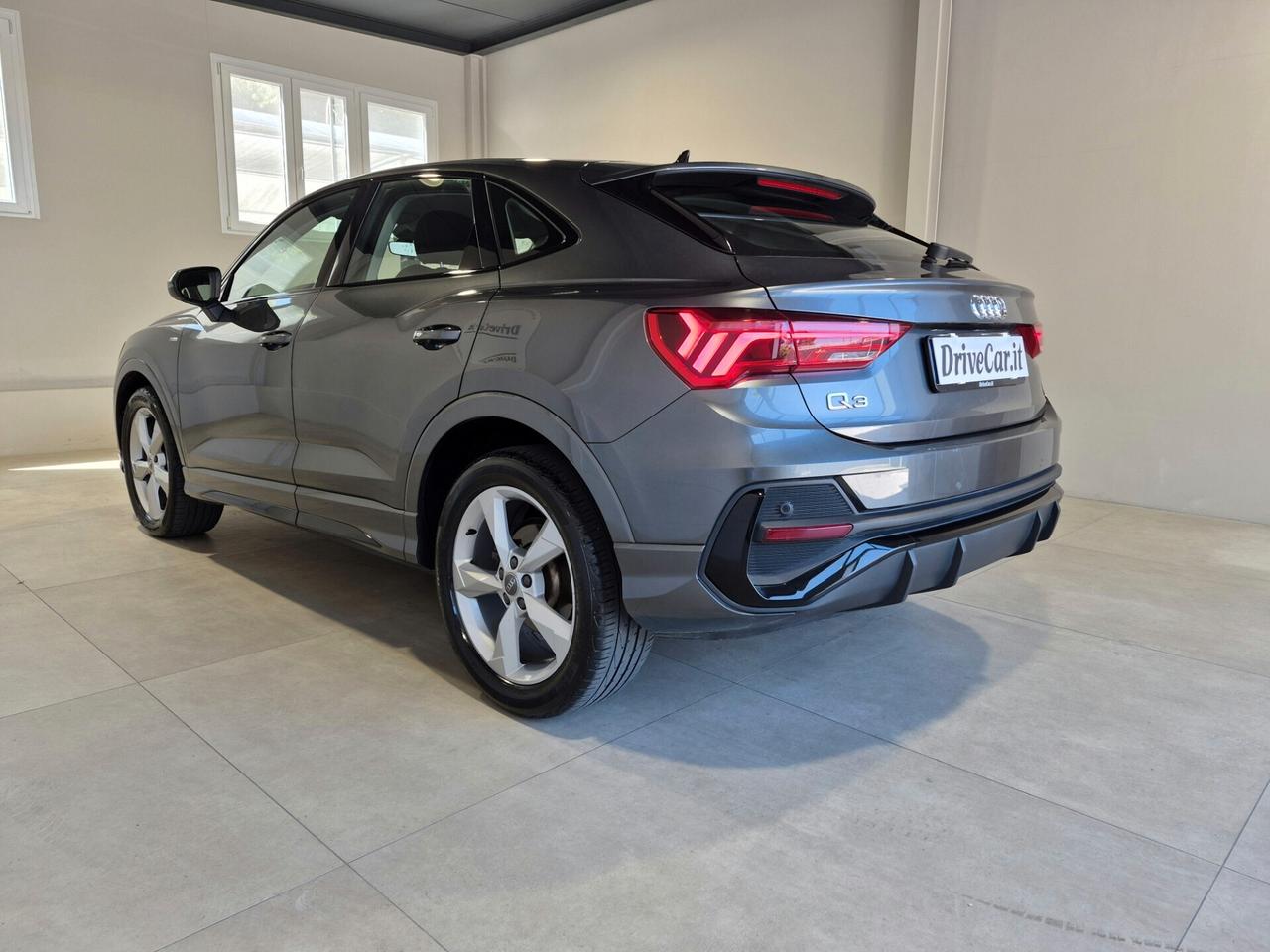 Audi Q3 SPORTBACK 35 TDI S LINE S-TRONIC IDENTITY BLACK LED NAVI CARPLAY WIRELESS C.19" 1 PROPRIETARIO