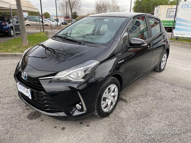 Toyota Yaris hybrid 5p Business