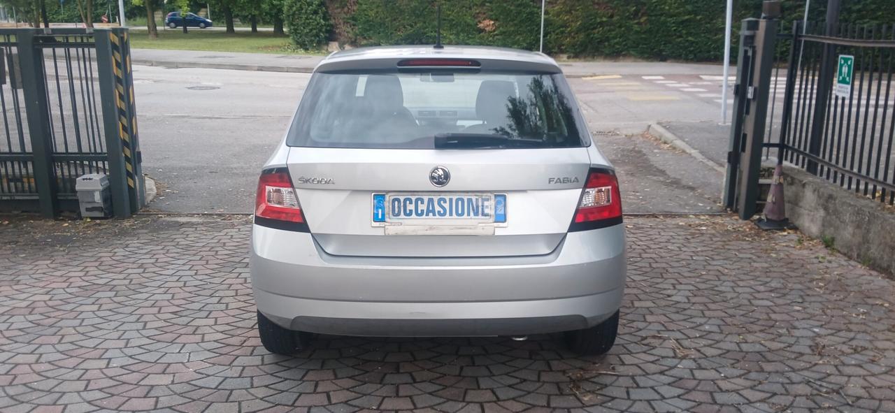 Neopatentati Skoda Fabia 1000 benzina
