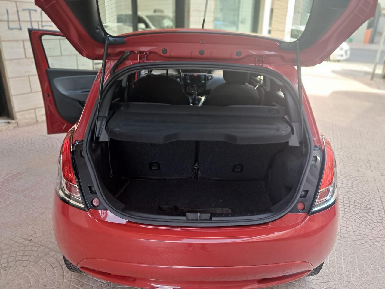 Lancia Ypsilon 1.2 69 CV -NEOPATENTATI-Euro6650-