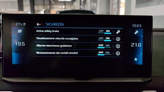 PEUGEOT 3008 1.5 BlueHDi 130 EAT8 Allure Pack *PREZZO REALE*