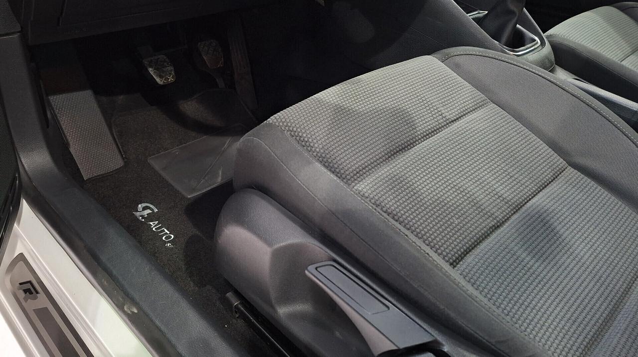 Volkswagen Golf 6 1.6 TDI Highline BlueMotion