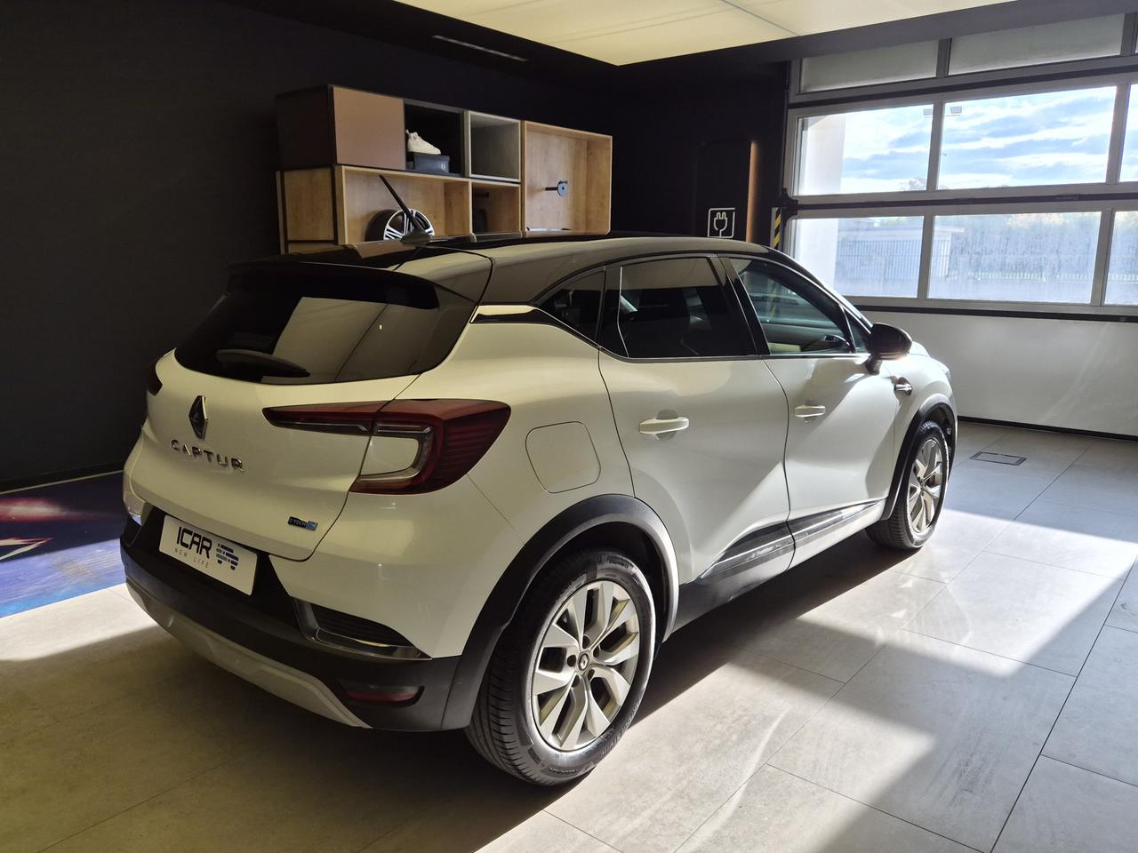 RENAULT Captur II 2019 - Captur 1.6 E-Tech hybrid Intens 145cv auto