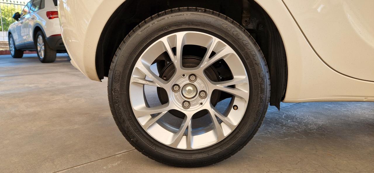 Lancia Ypsilon 1.2 69cv Platinum **35.000km**