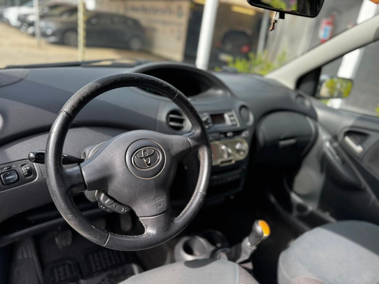 Toyota Yaris 1.0i 16V cat 3 porte Sol