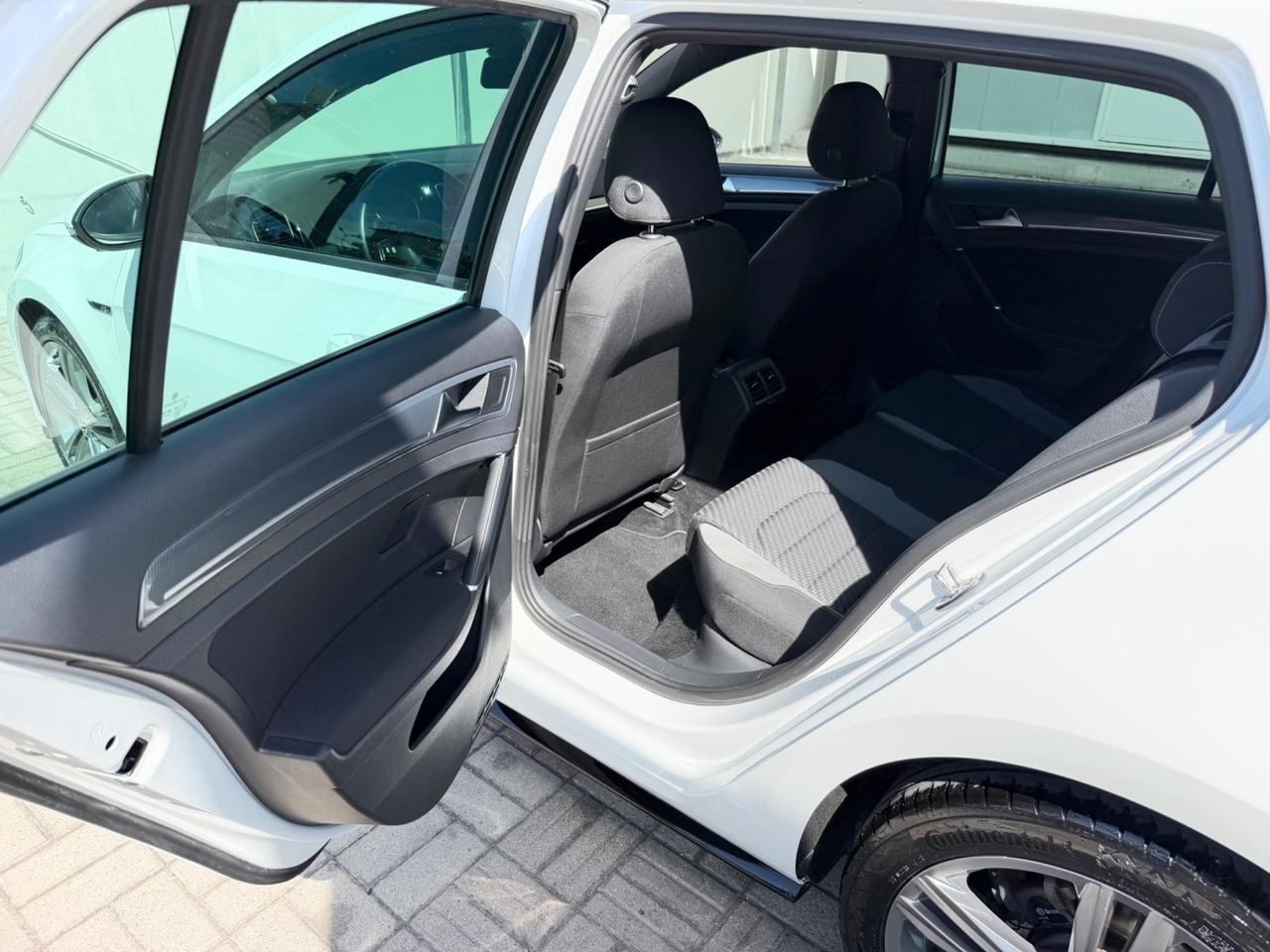 Volkswagen Golf 1.6 TDI R-Line - GARANZIA