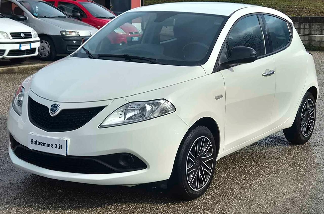 Lancia Ypsilon 1.2 69 CV 5 porte Gold