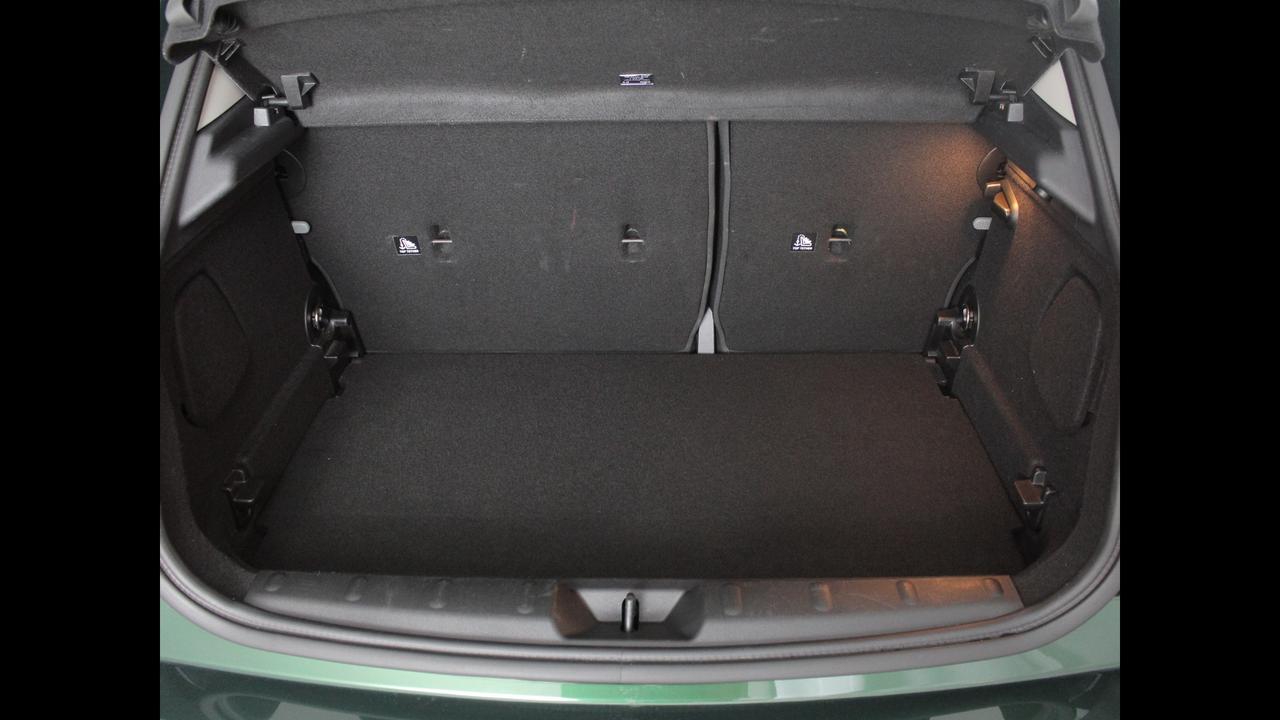 MINI Mini IV F55 2018 5p - Mini 5p 2.0 Cooper SD Business auto