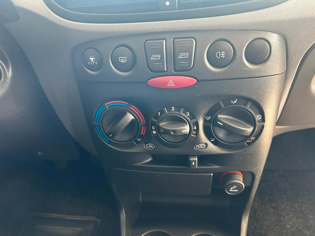 Fiat Punto 1.2i 16V soli 27000km