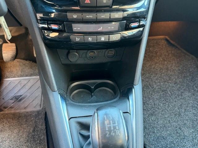 Peugeot 208 1.2 VTi 82 CV 5 porte Allure ok Neop anno 10/2012