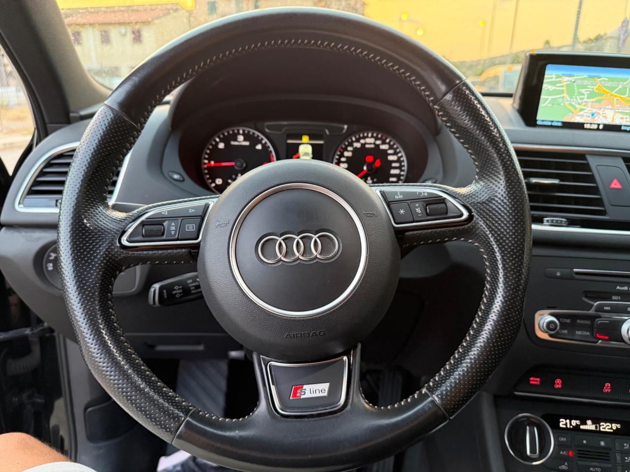 Audi Q3 2.0 TDI 150 CV S tronic S-lline
