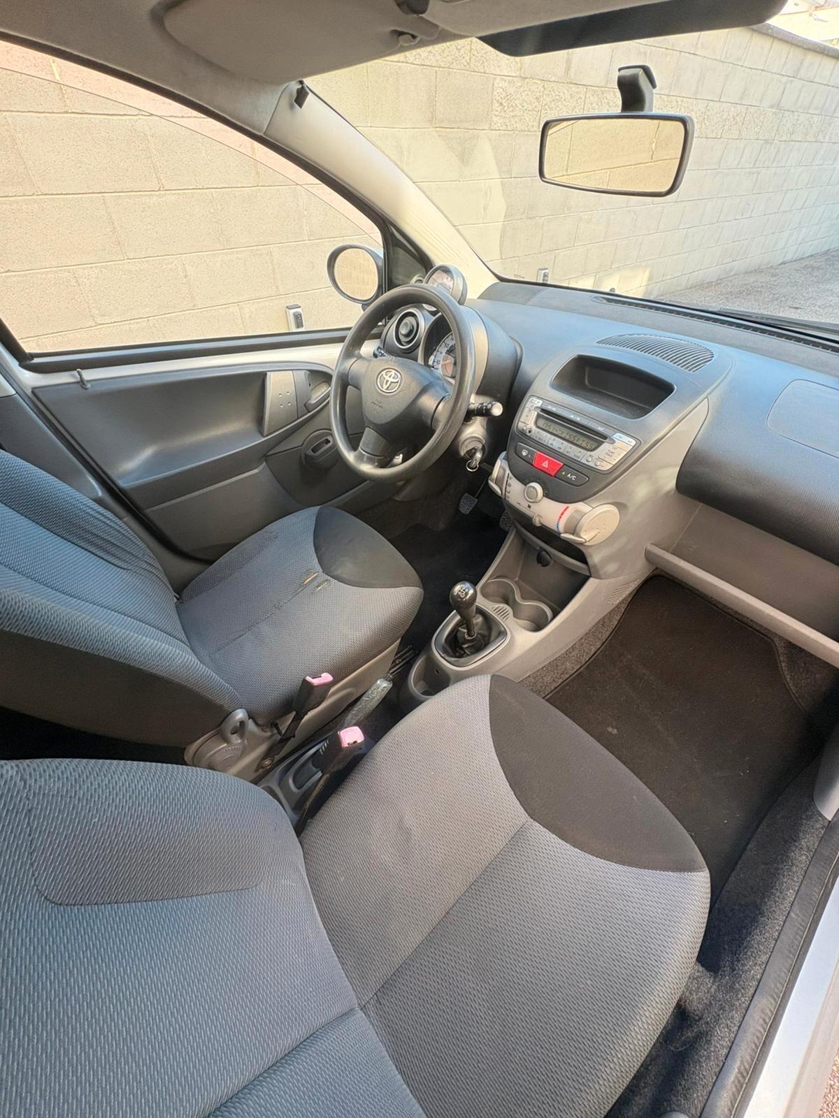 Toyota Aygo 5porte 1.0 68cv SOL CLIMA/RADIO
