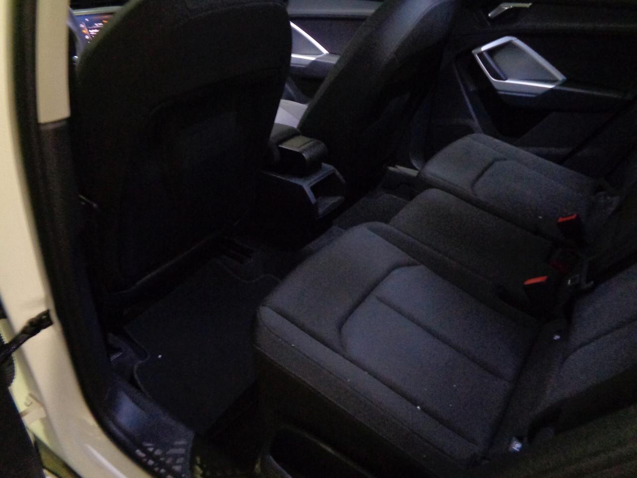 Audi Q3 35 TDI S tronic Business