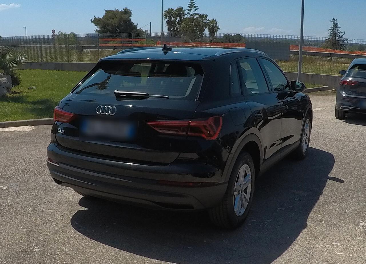 Audi Q3 35 TDI S tronic Business