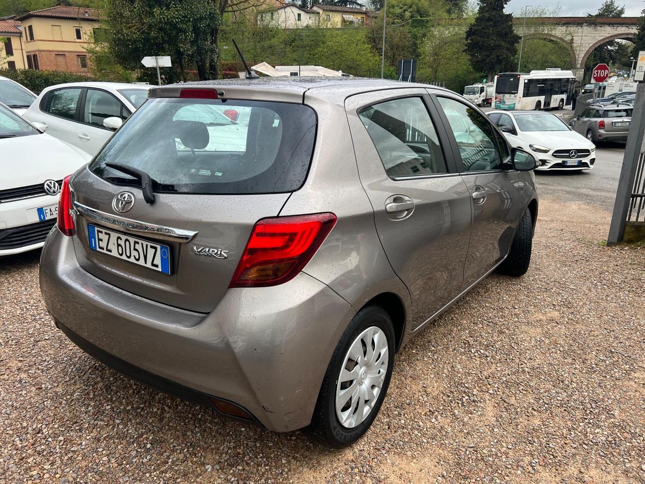 Toyota Yaris 1.0 5 porte