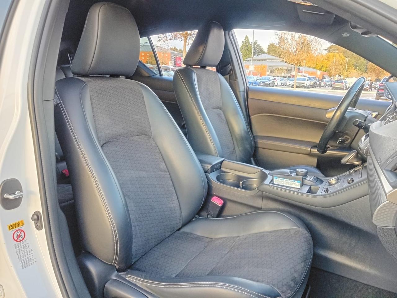 Lexus CT 200h Hybrid F Sport*Automatik*Navi*Pelle*Xenon*Camera