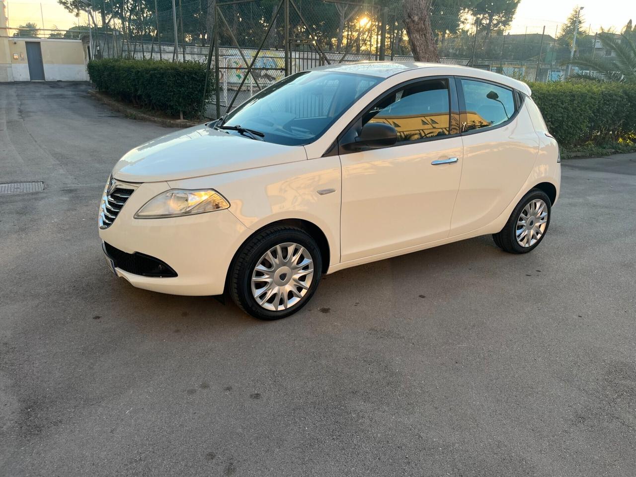 Lancia Ypsilon 1.2 69 CV 5p. Silver UsatoSicuro