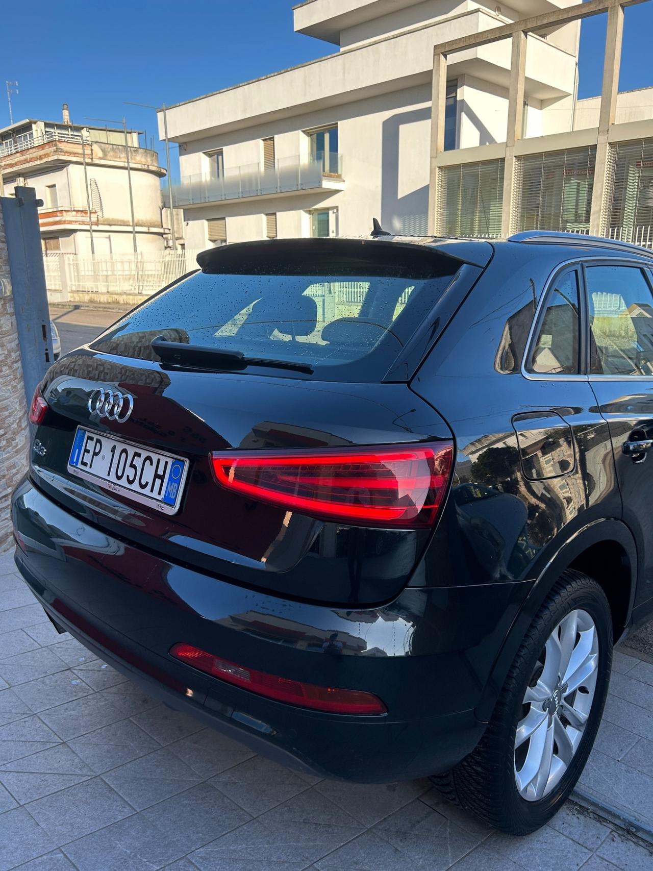 Audi Q3 2.0 TDI 140 cv-2013/LED/NAVI/18”