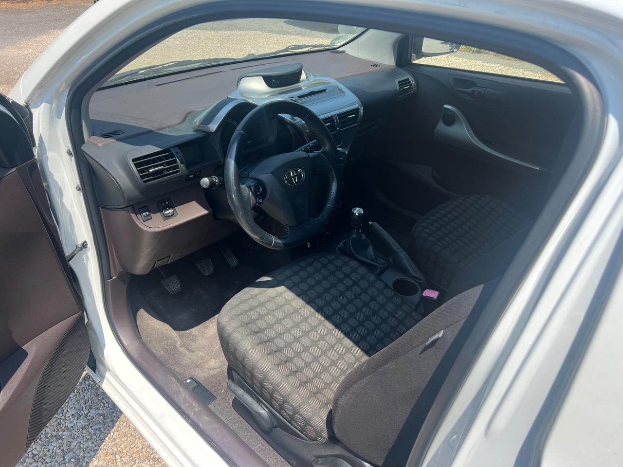 Toyota iQ 1.0 Sol