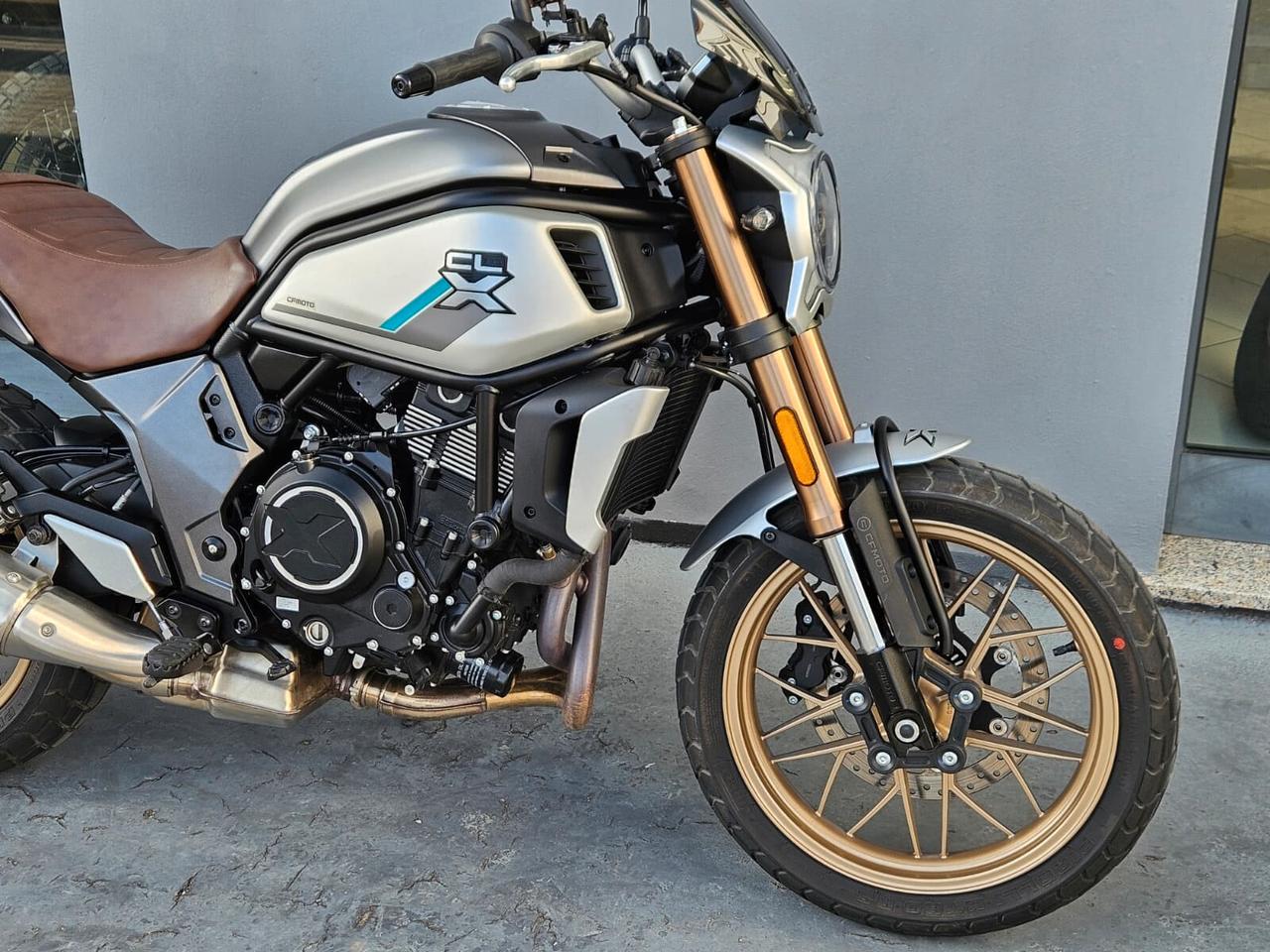CF Moto 700CL-X - 2024