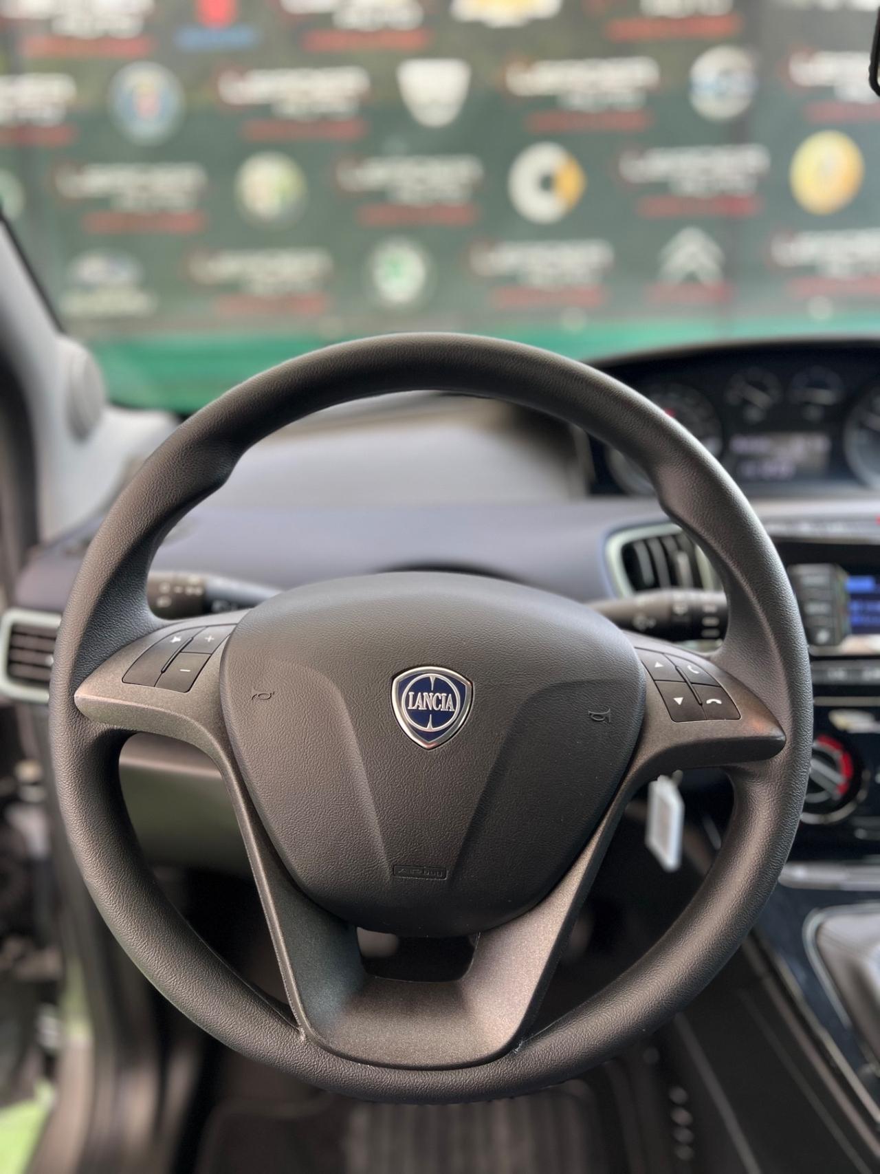Lancia Ypsilon 1.0 FireFly 5 porte S&S Hybrid 4.000 Km