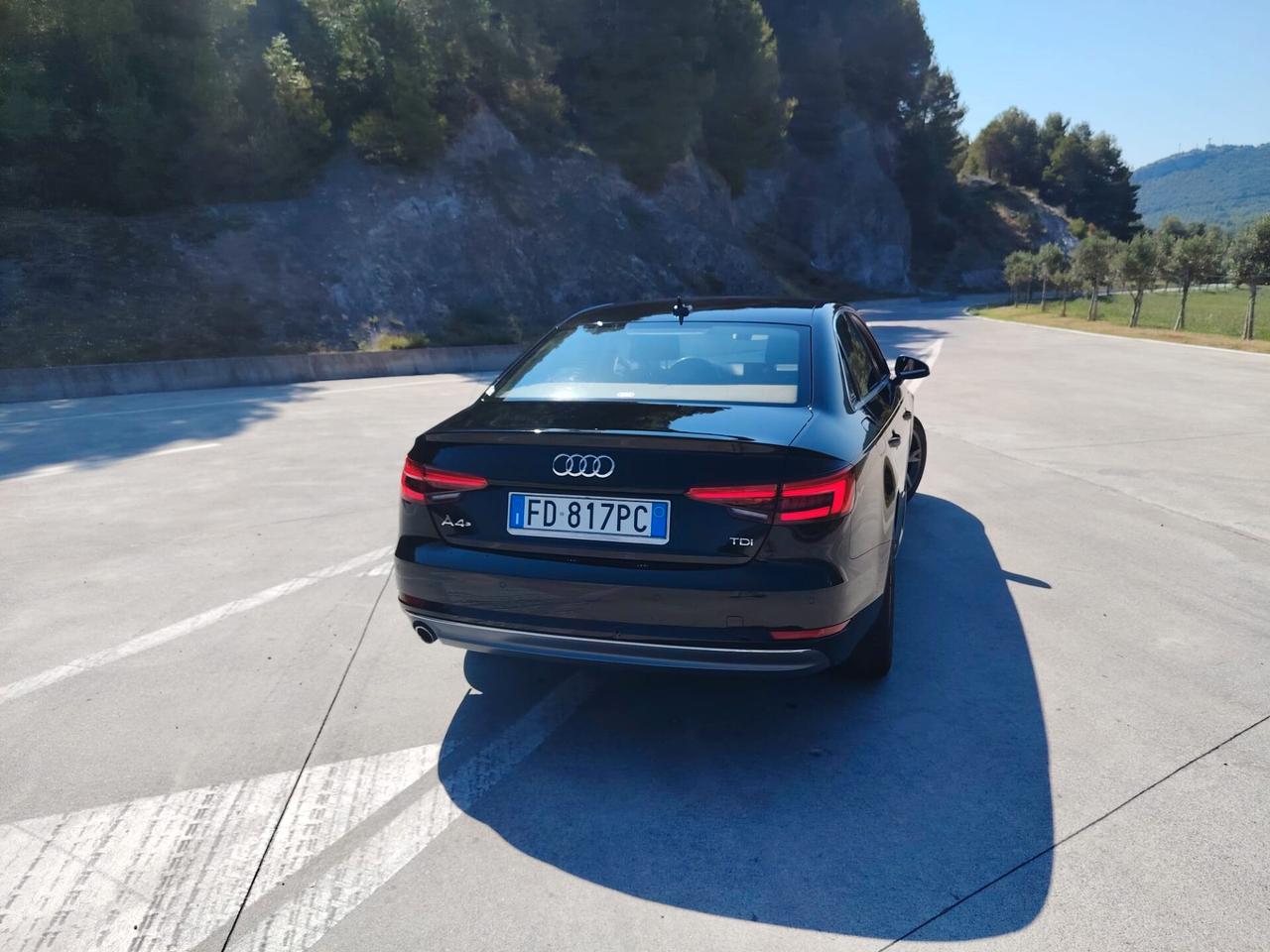Audi A4 2.0 TDI 150 CV ultra Sport-Led-Clima tre zone-Automatica-Berlina-Consegna a domicilio-