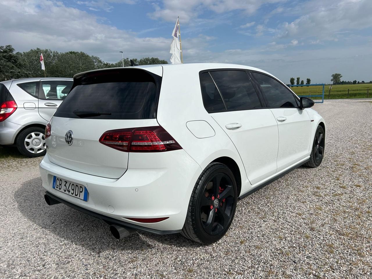 Volkswagen Golf GTI Performance 2.0 TSI 3p. BlueMotion Technology
