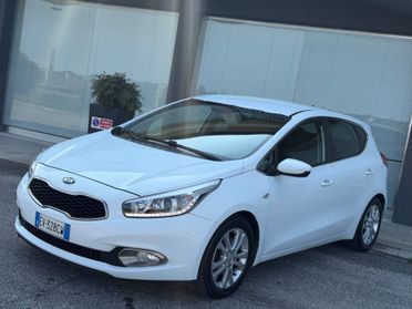 Kia Ceed cee'd 1.4 CRDi 5 porte Cool