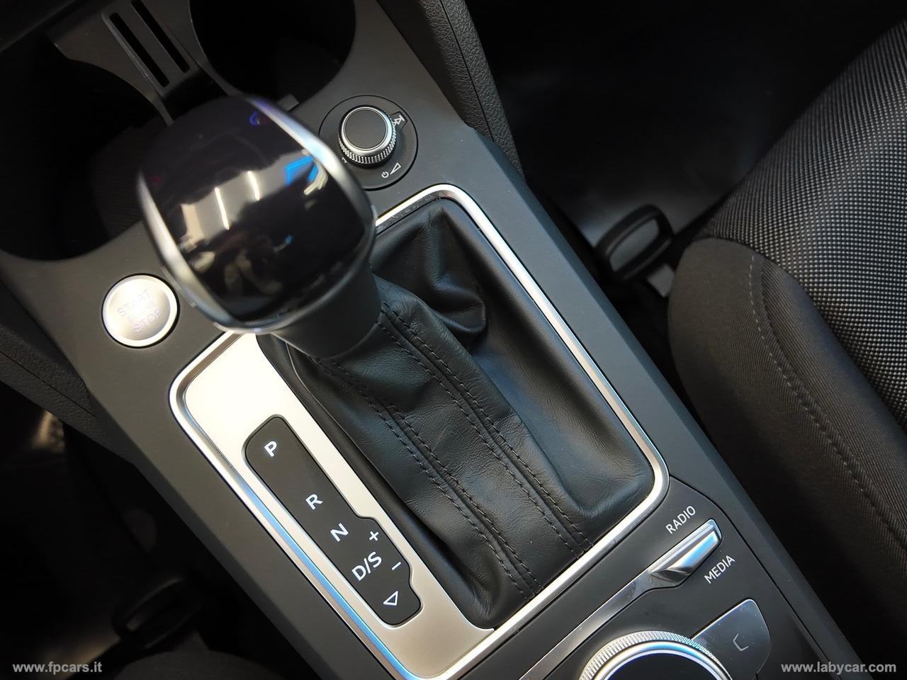AUDI Q2 30 TDI S tronic Identity Black
