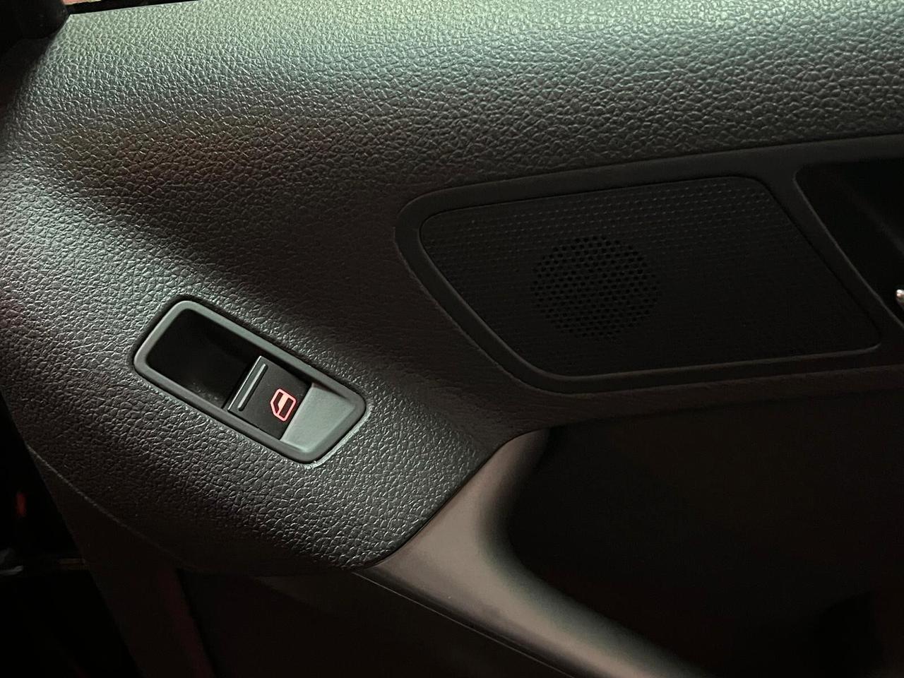 Volkswagen Tiguan 2.0 16V TDI DPF tiptronic Track & Field (28°)