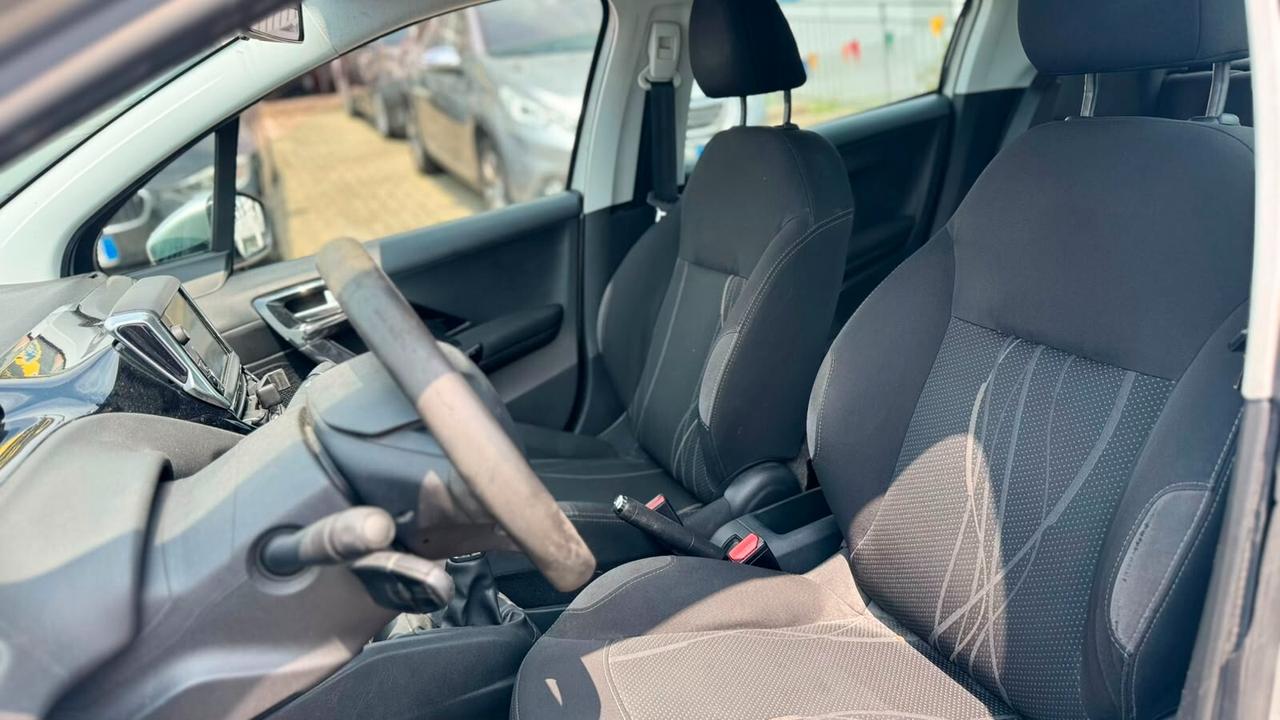 Peugeot 208 1.0 benzina 2015 neop.