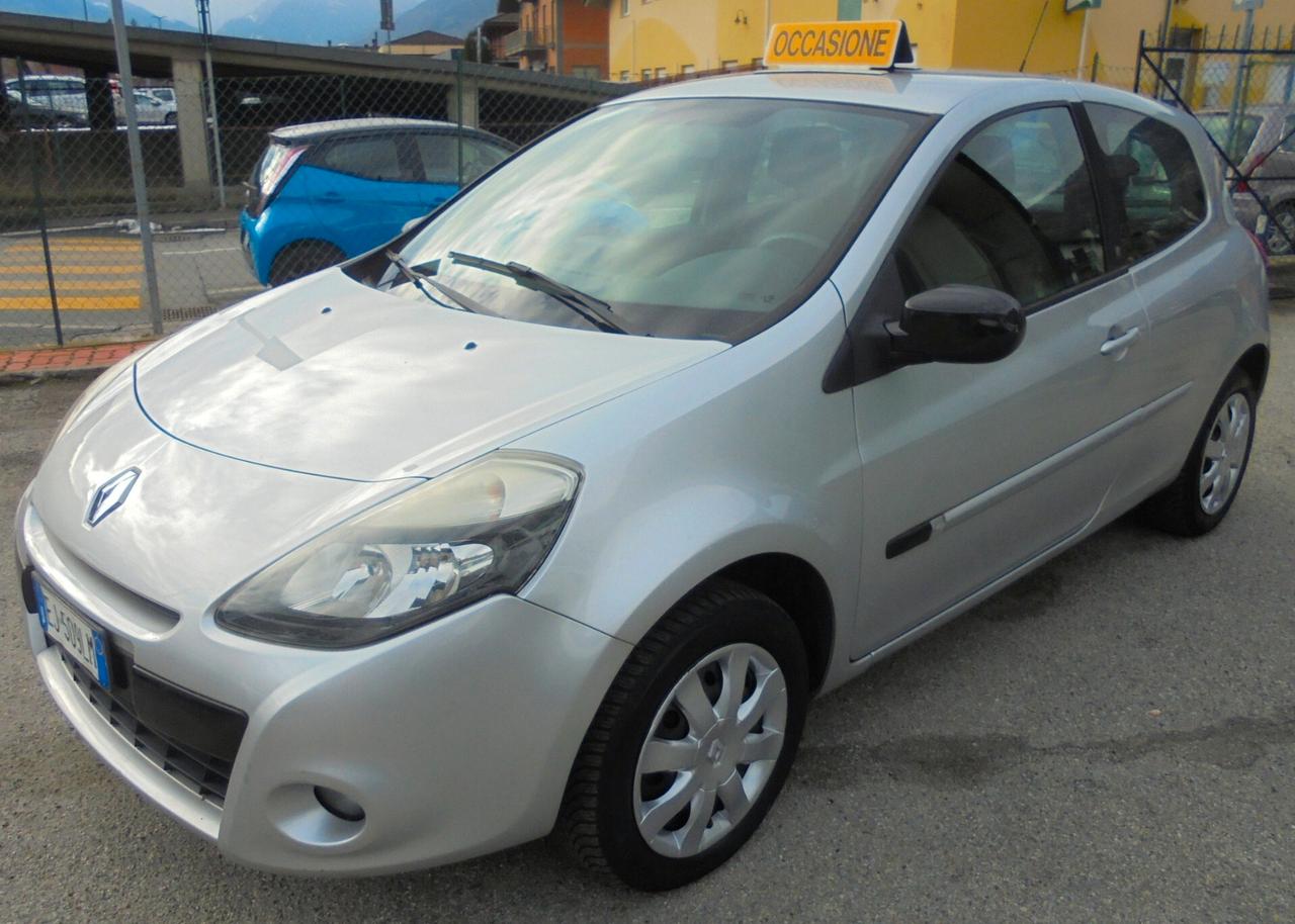 Renault Clio 1200 75 CV 20TH ANNIVERSARY