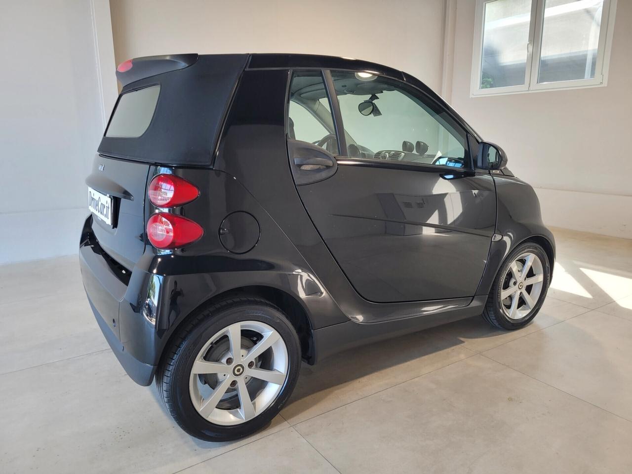 Smart ForTwo CABRIO 1.0 (BENZINA) AUT. 71CV