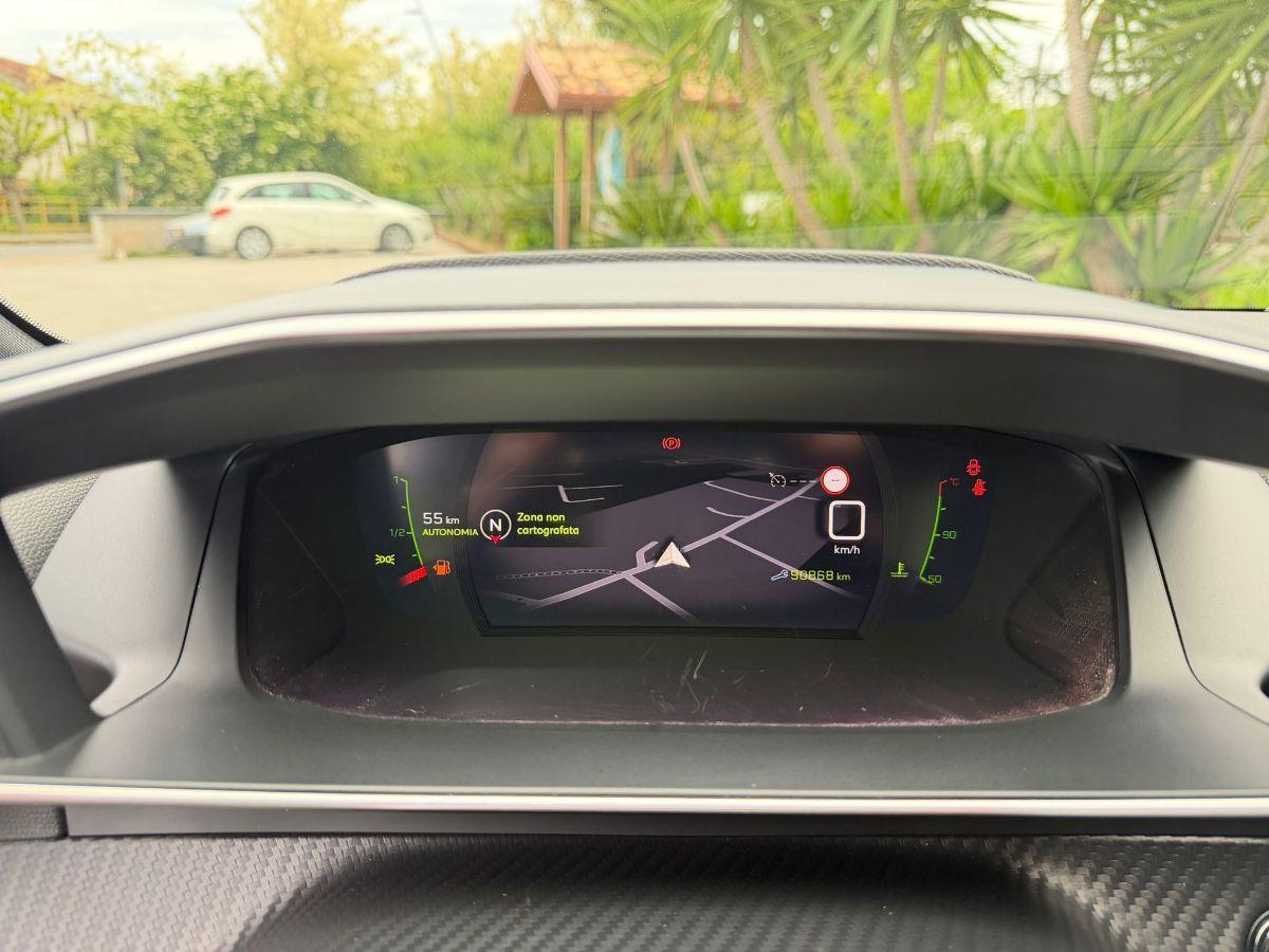 PEUGEOT - 208 - BlueHDi 100 S&S 5p. GT Line