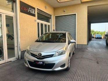 Toyota Yaris 1.0 5 porte Lounge *NEOPATENTATI*