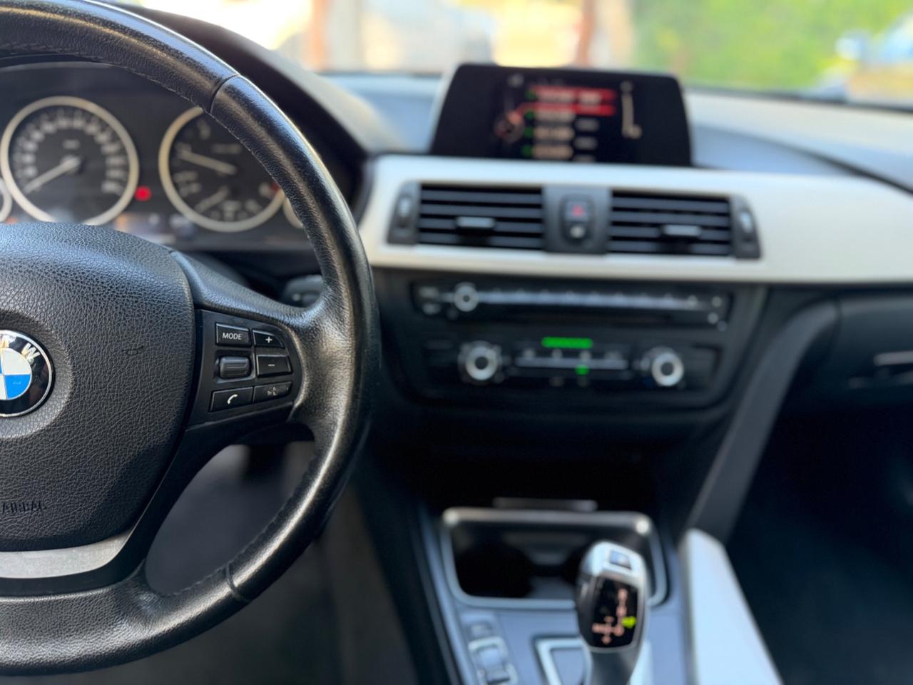 Bmw 320d Touring Business Advantage automatica