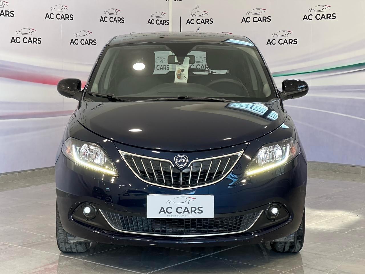 Lancia Ypsilon 1.0 FireFly 5 porte S&S Hybrid Ecochic Silver