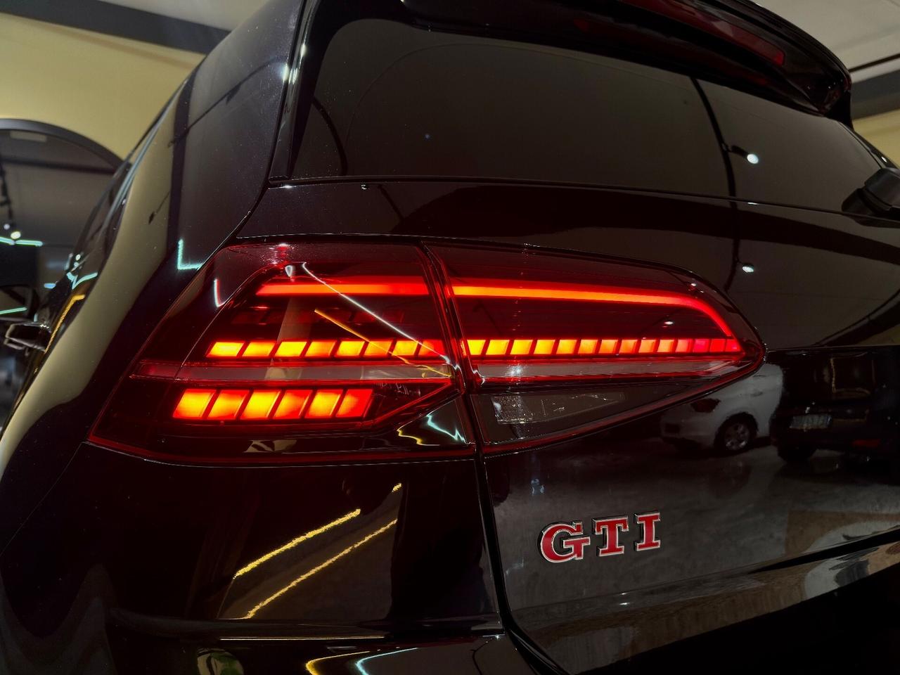 Volkswagen Golf GTI Performance 2.0 245 CV TSI DSG