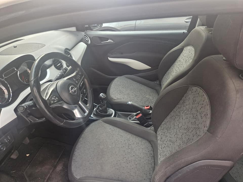 Opel Adam 1.2 70 CV Slam