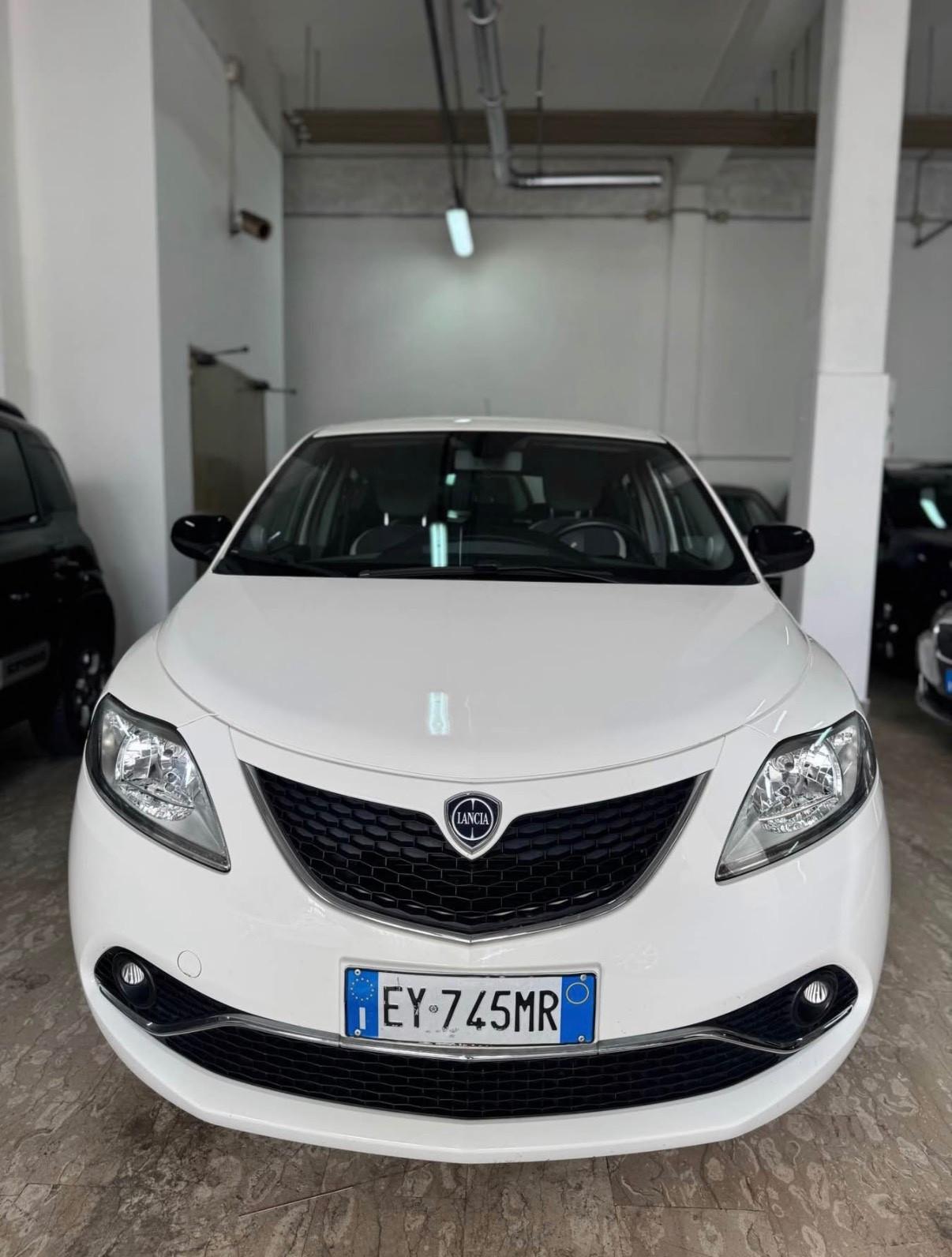 Lancia Ypsilon 1.2 69 CV 5 porte Platinum
