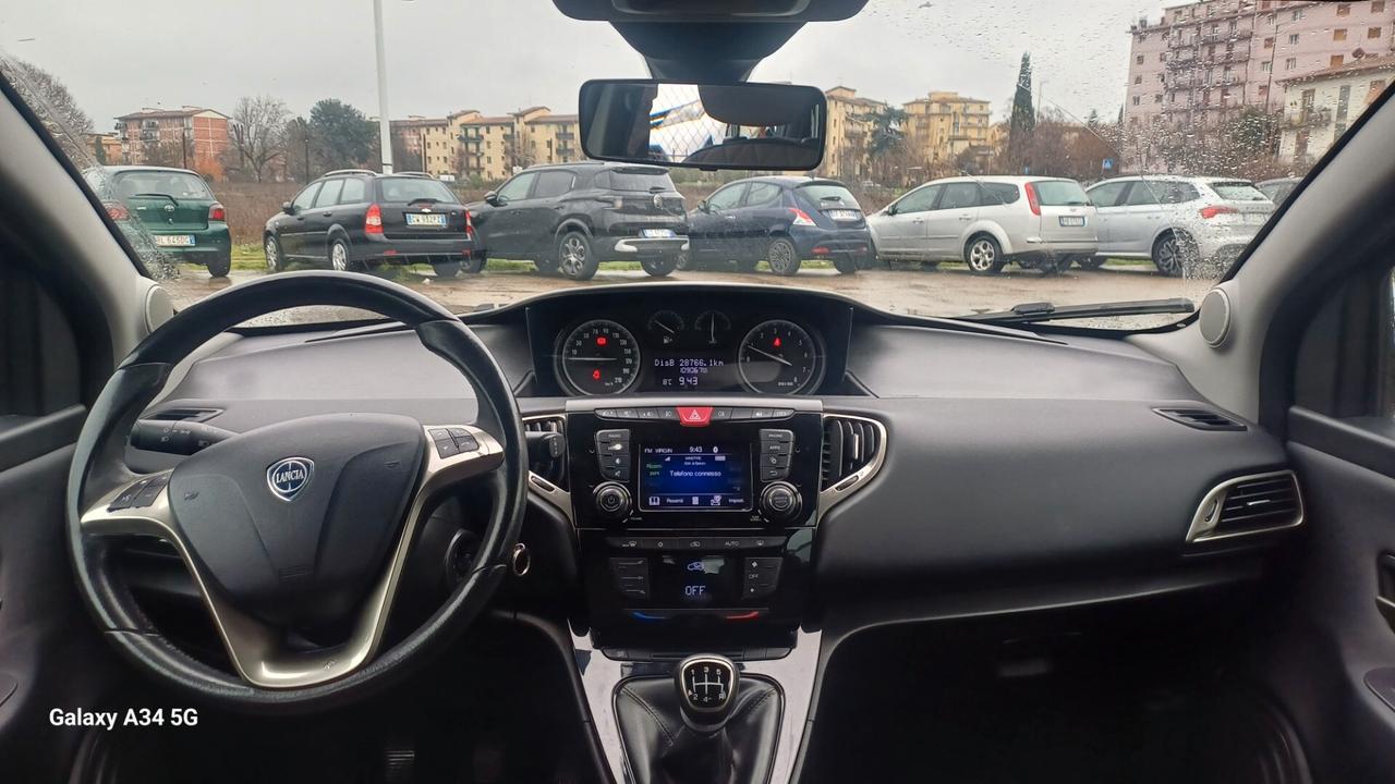 Lancia Ypsilon 1.2 69 CV 5 porte S&S Platinum
