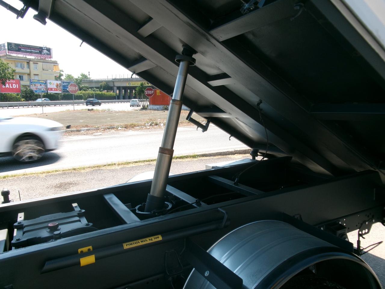 Iveco Daily 35C13 2.3 130CV RIBALTABILE TRILATERALE