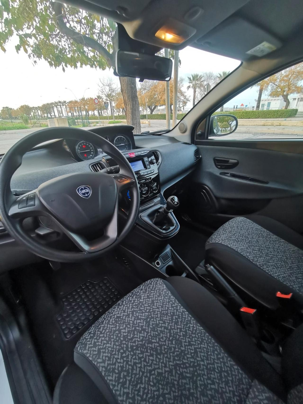 Lancia Ypsilon 1.2 69 CV 5P. S&S Gold 2020