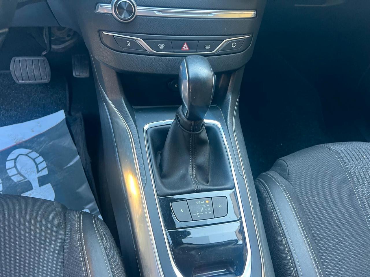 Peugeot 308 BlueHDi 120 S&S EAT6 Allure
