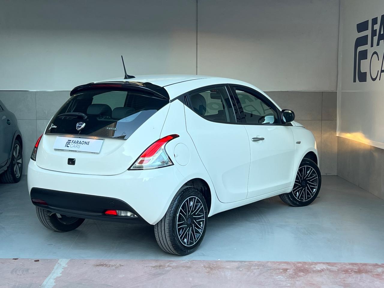 Lancia Ypsilon 1.0 FireFly 5 porte S&S Hybrid Gold