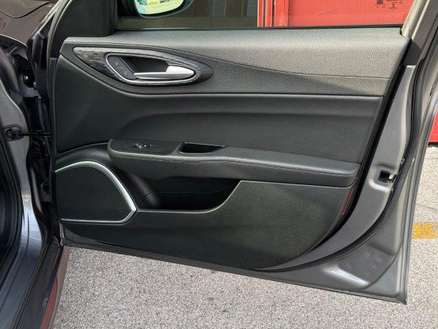 ALFA ROMEO Giulia 2.2 160 CV AT8 Executive Ambient Lighting/adaptive