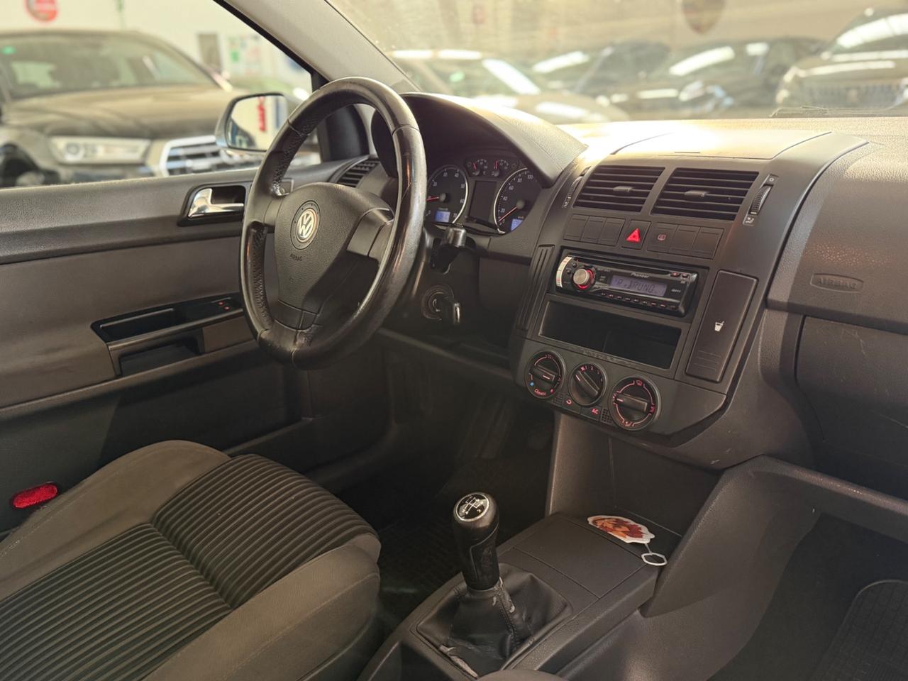 Volkswagen Polo 1.4/80CV 16V 5p. Sportline