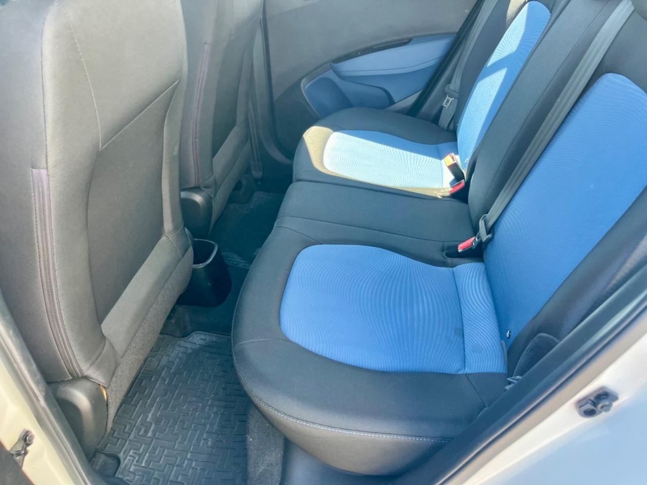 Hyundai i10 1.0benz 2015 64.000km cambio automatico perfetta