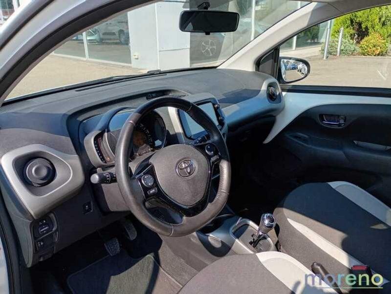 Toyota Aygo 1.0 x-play 5p m-mt my15