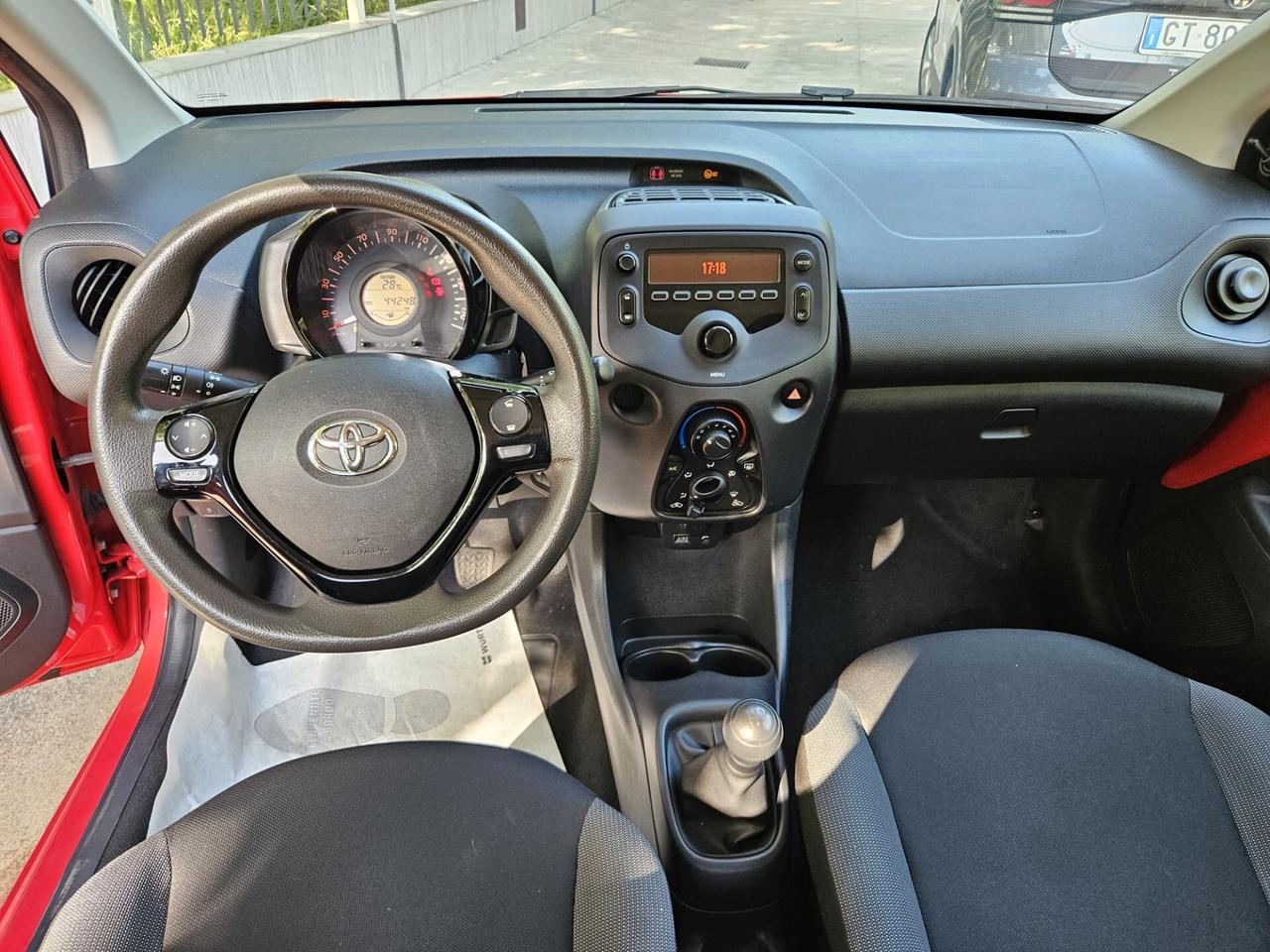 Toyota Aygo Connect 1.0 VVT-i 72 CV 5 porte x-play